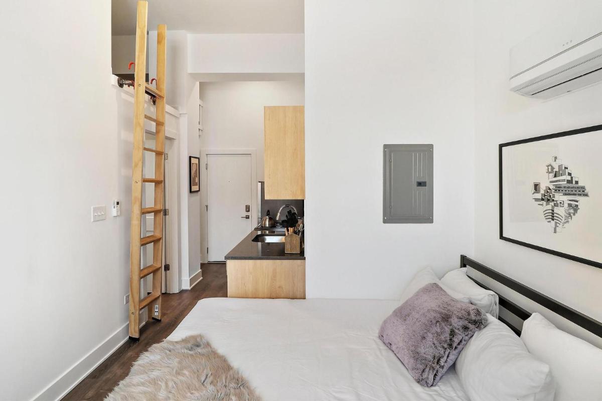 Modern & Vibrant Uptown Studio close to Shops - Wilson 401 - Housity