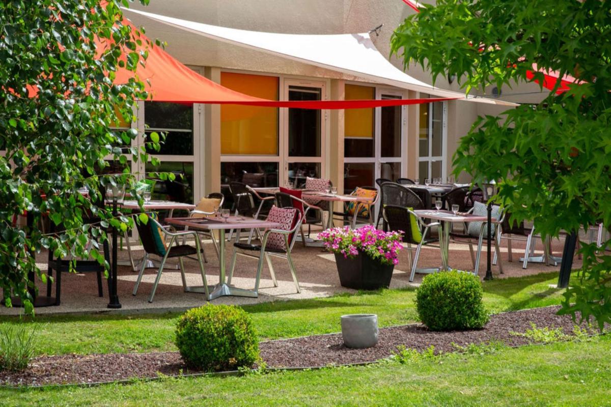 BEST WESTERN La Porte des Châteaux - Housity