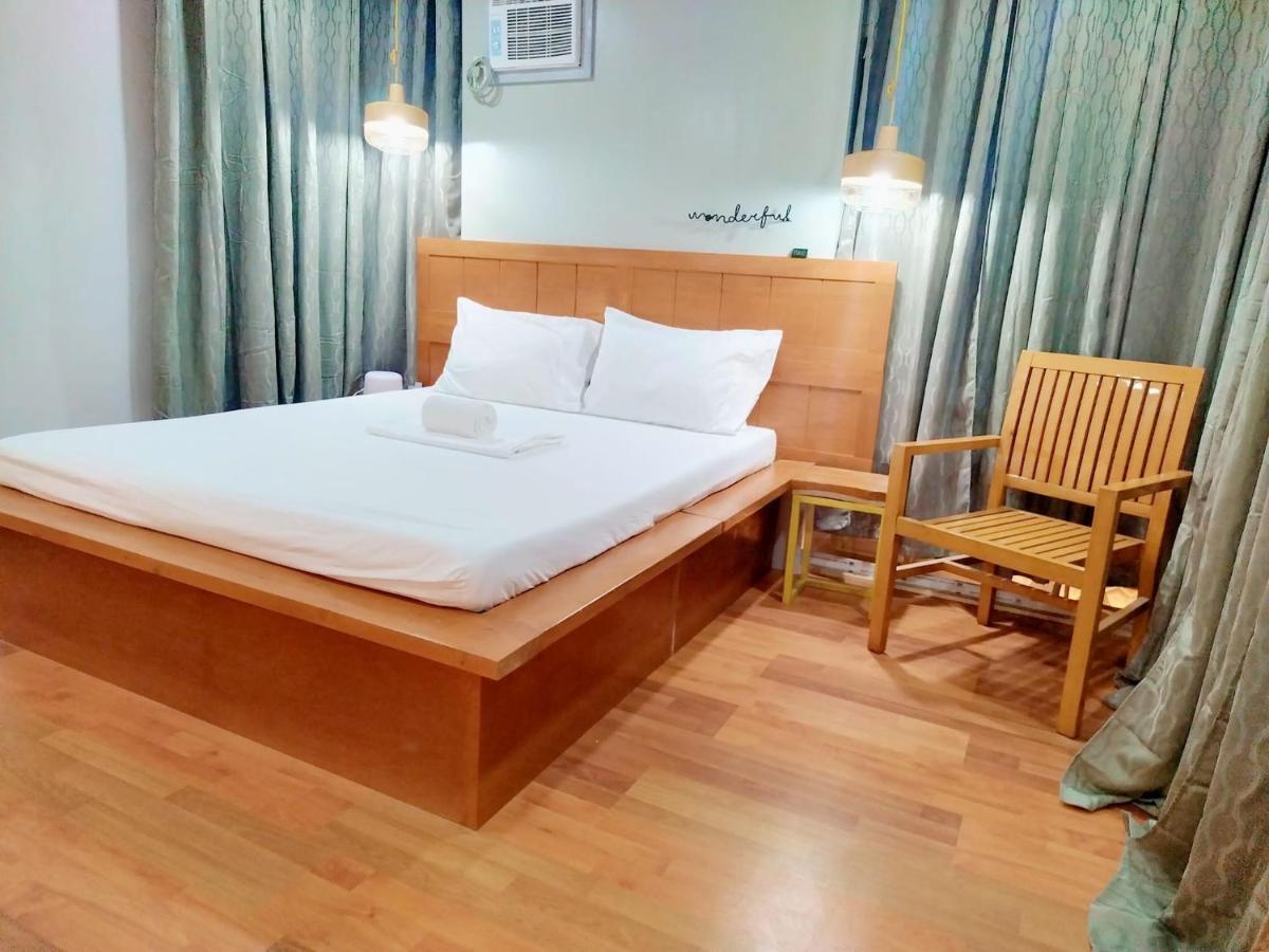 Balai ni Zoe with outside bar and dining - Housity