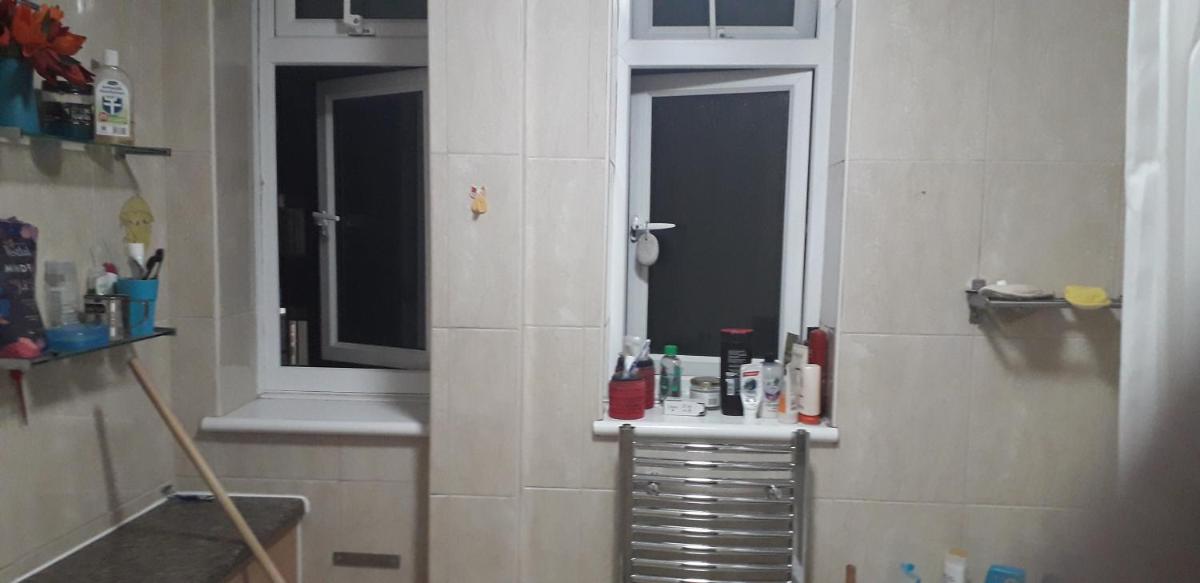 7, Cranehouse Brangbourne Road one big double room available on reasonable price, Shared Flat - Housity