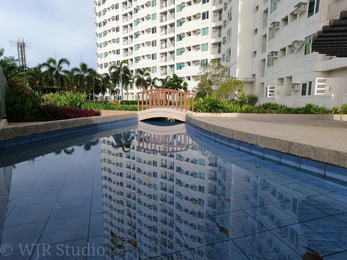 King Bed Deluxe- Cozy & Stylish Place in the Metro - Housity