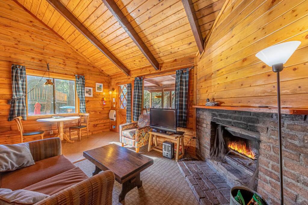 Forest Cabin 1 Hunters Blind - Housity