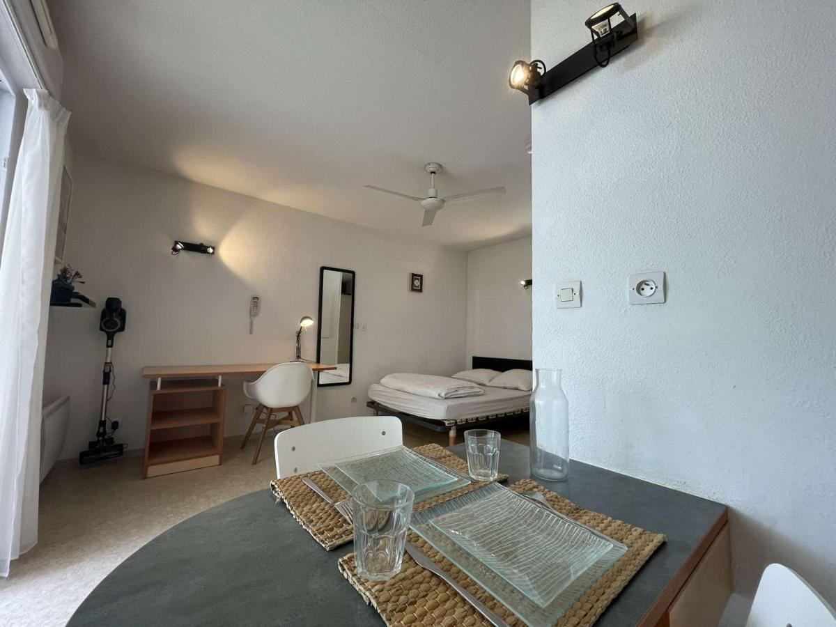 Séjour en Studio aux Minimes, Piscine, Terrasse, Proche Plage - 2 Couchages - FR-1-246-618 - Housity