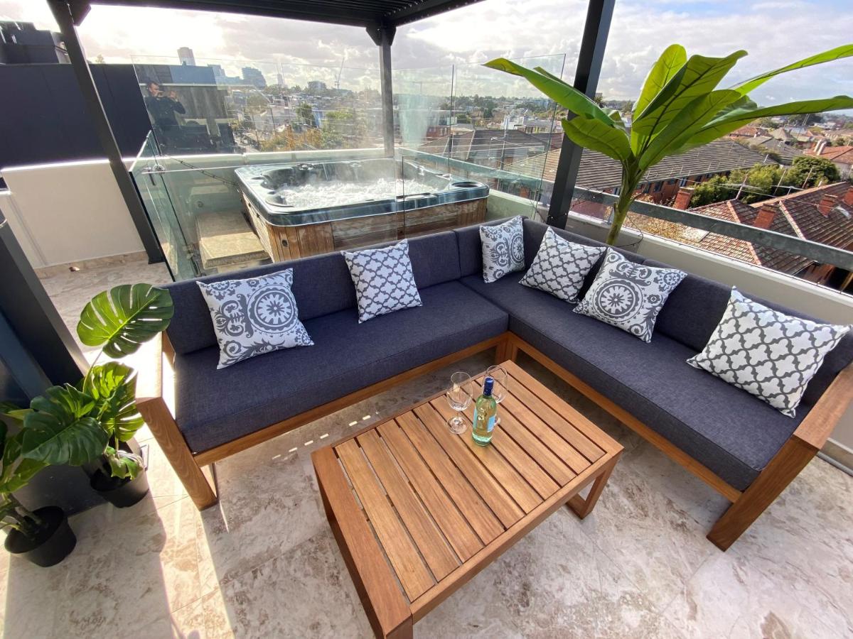 Suitetrails - Luxurious Penthouse Oasis with Spa