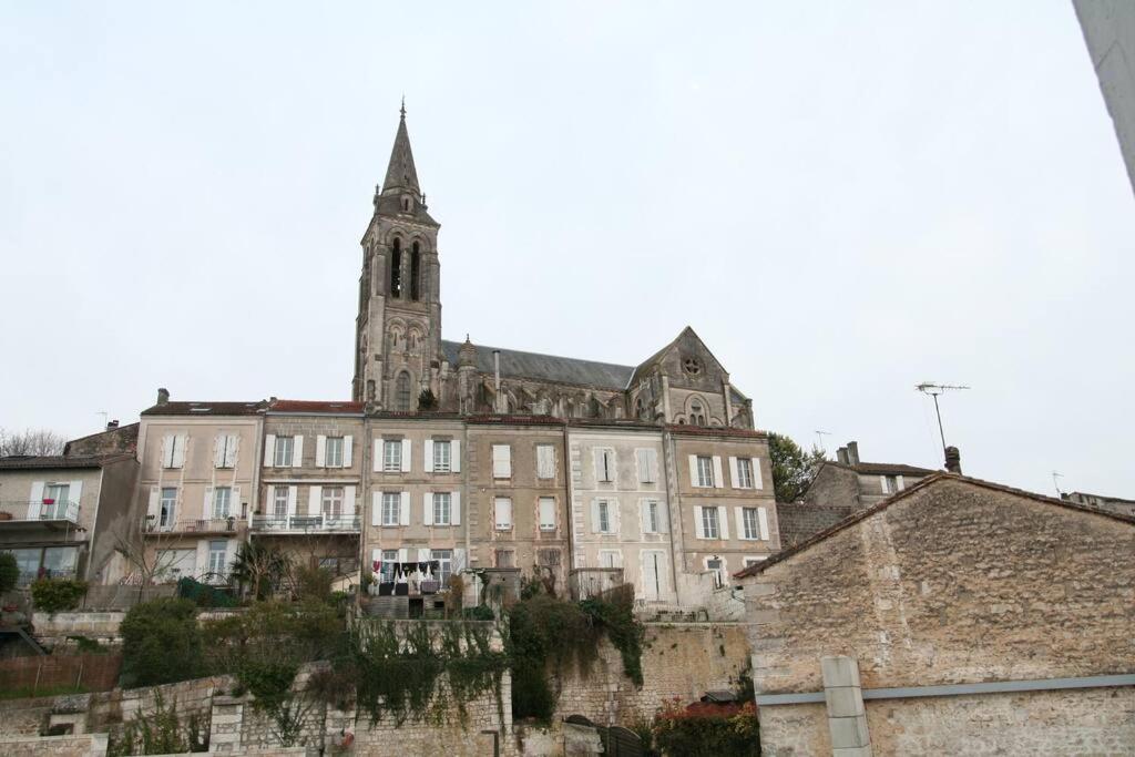 Le Petit Voyageur - Housity