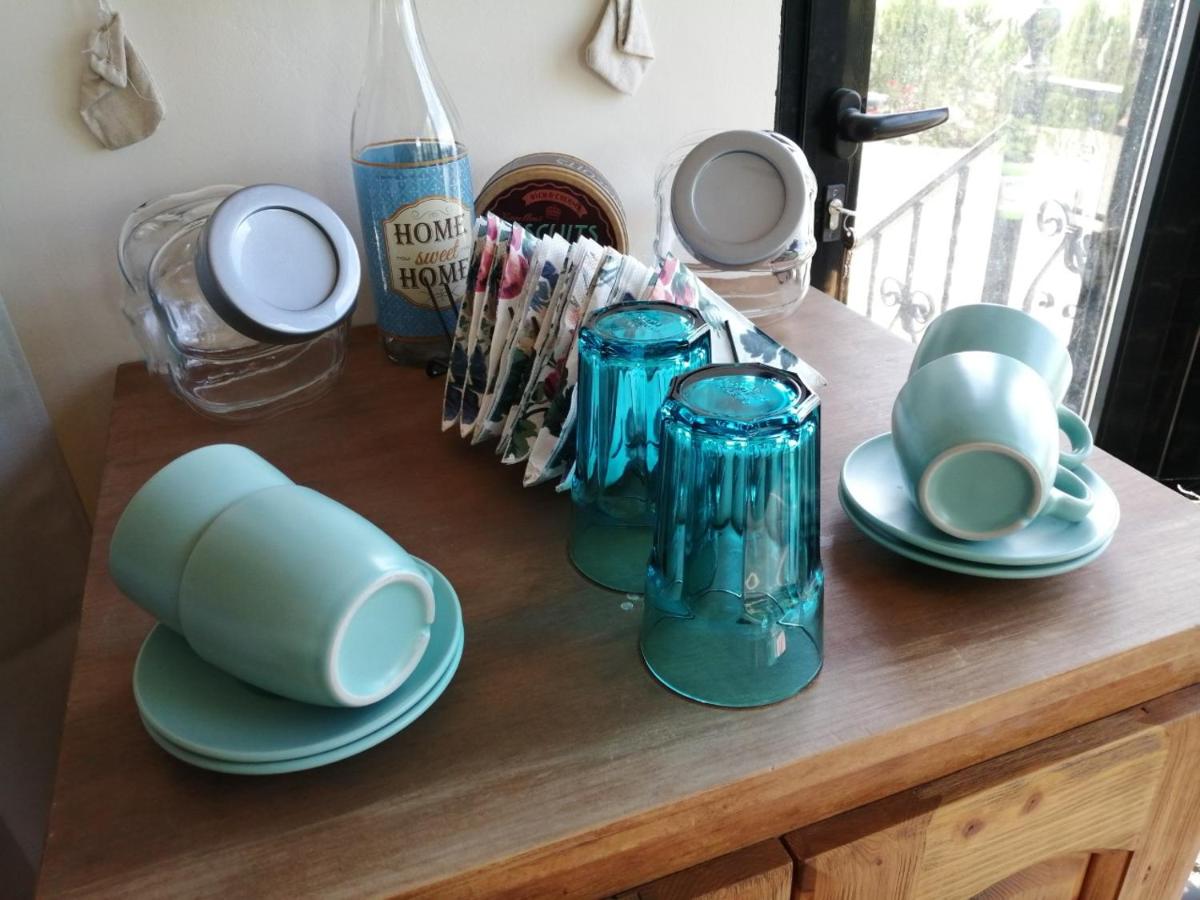 Los Valientes Gitanos - Housity