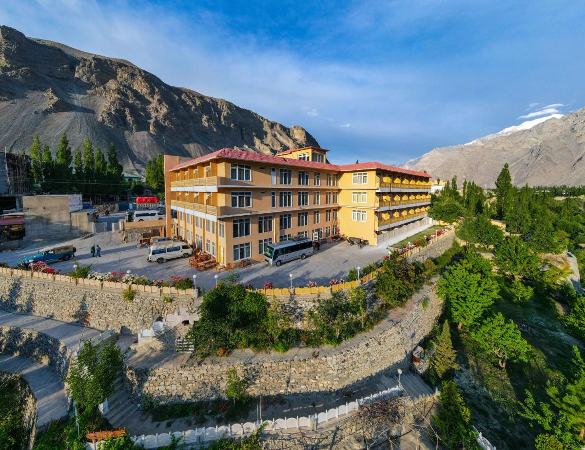 LOKAL x Skardu (City Center) - Housity