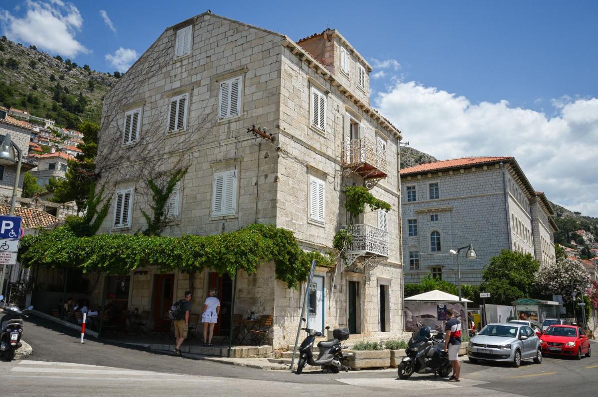 Guesthouse Nada - Housity