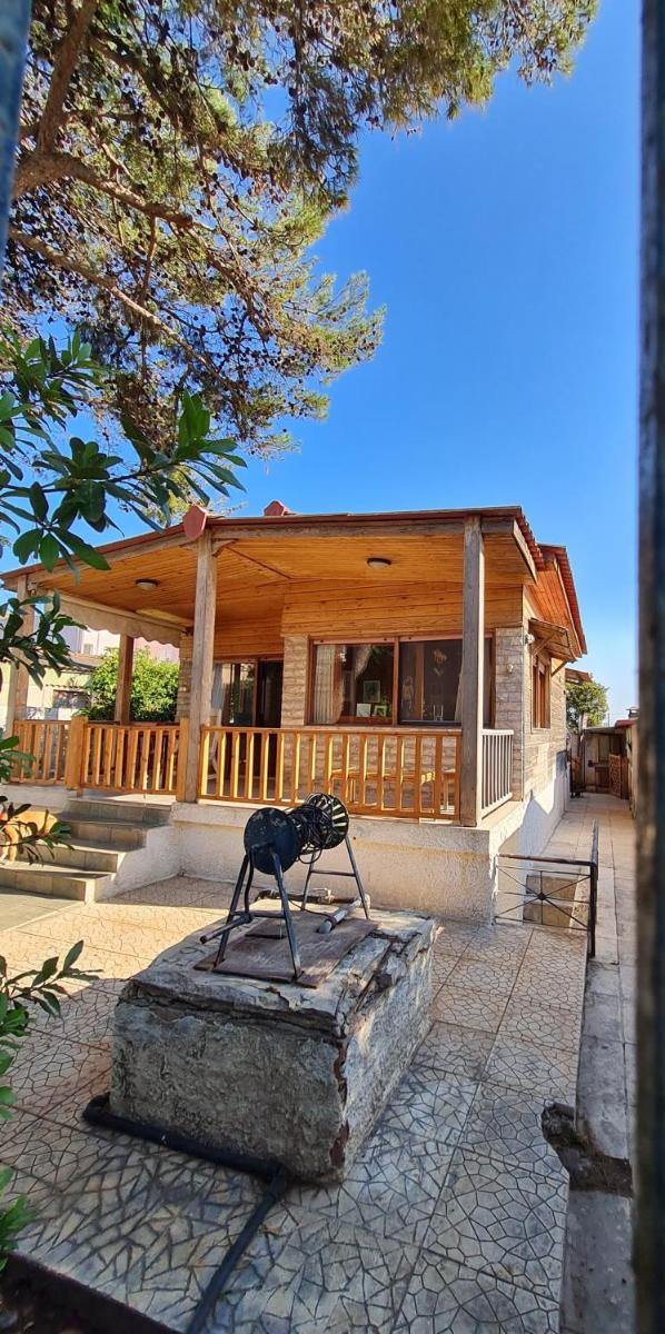 VARKIZA CHALET - Housity