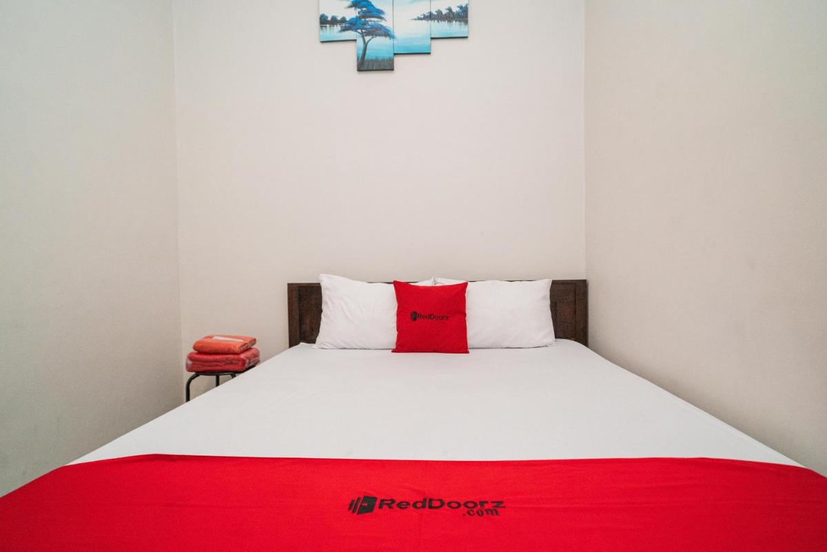 RedDoorz at MERR Rungkut Jl Gunung Anyar - Housity