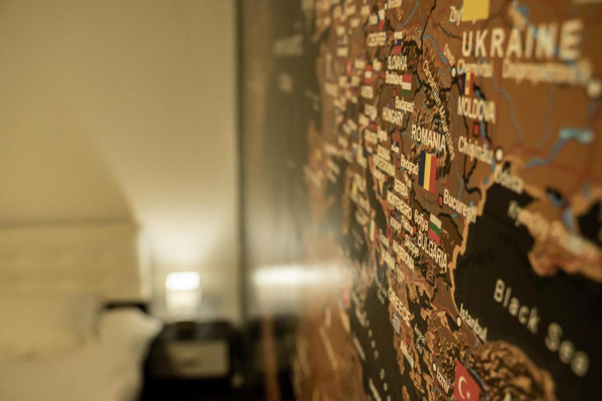 Studio Six Continents - Housity