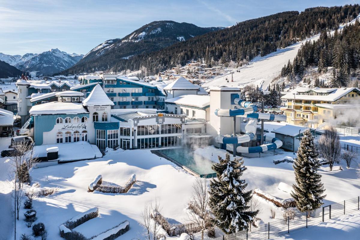 Schlosshotel Lacknerhof - Housity