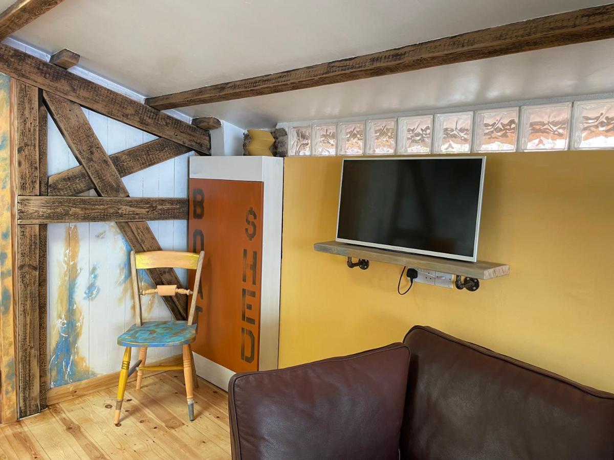 The Boat Shed - Housity