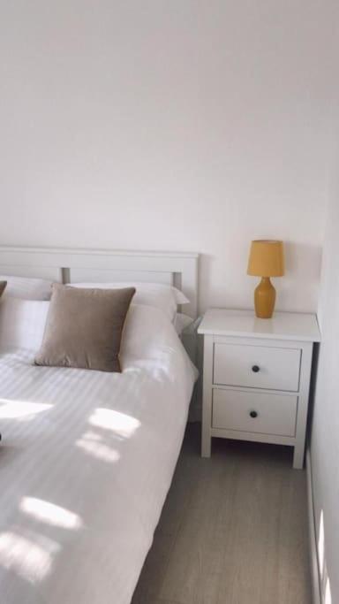 Dingley Dell - Superb location for Truro in private accommodation - Housity