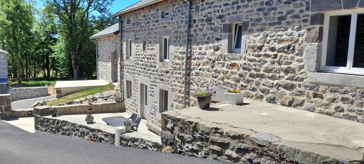Chez Nave au pied du Meygal - Housity