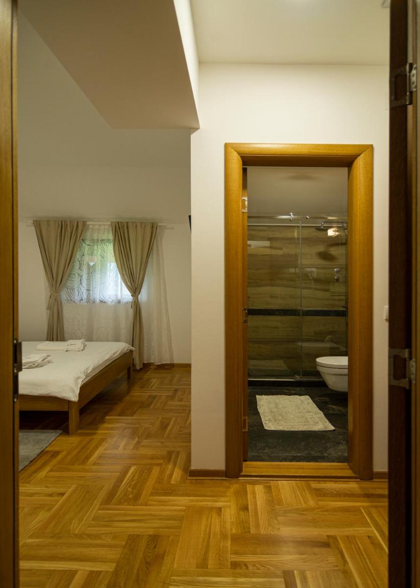 Lux smestaj Ivanjicki konaci - Housity