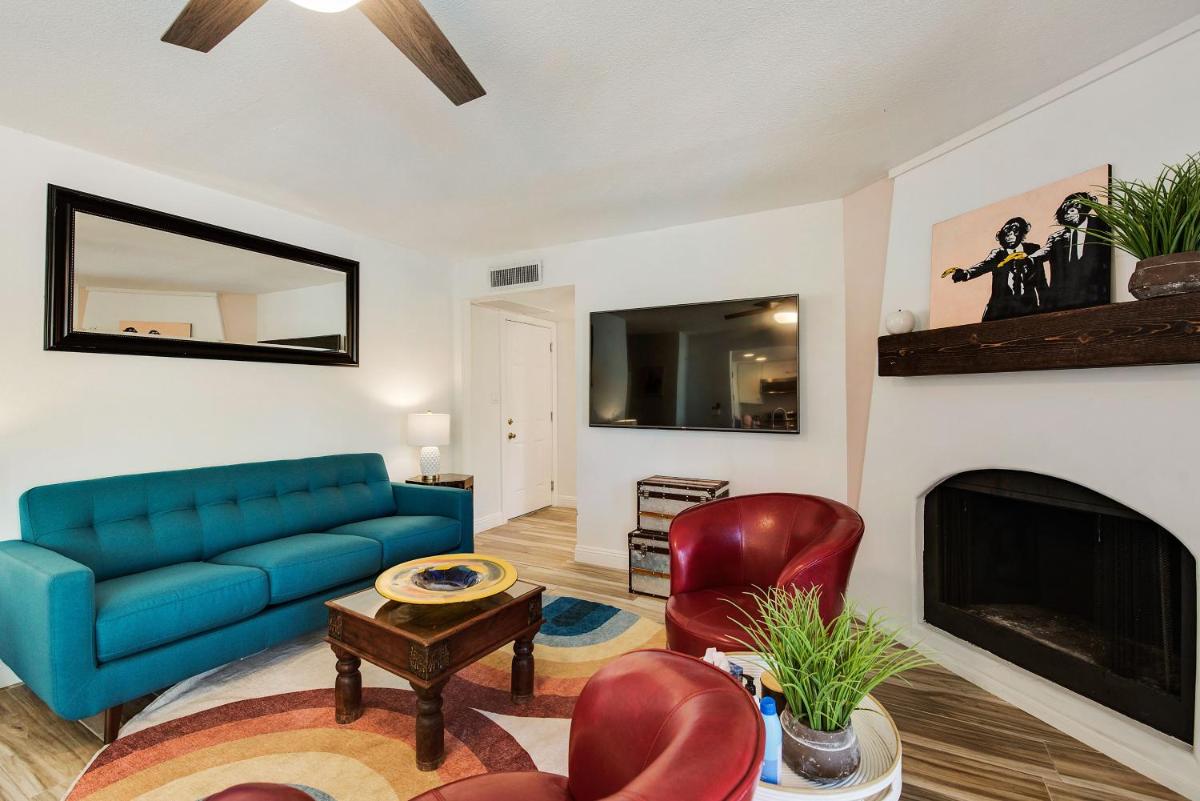 Cactus Bloom! 2 Masters, Pool, Golf, Arcade, and Hot Tub! - Housity