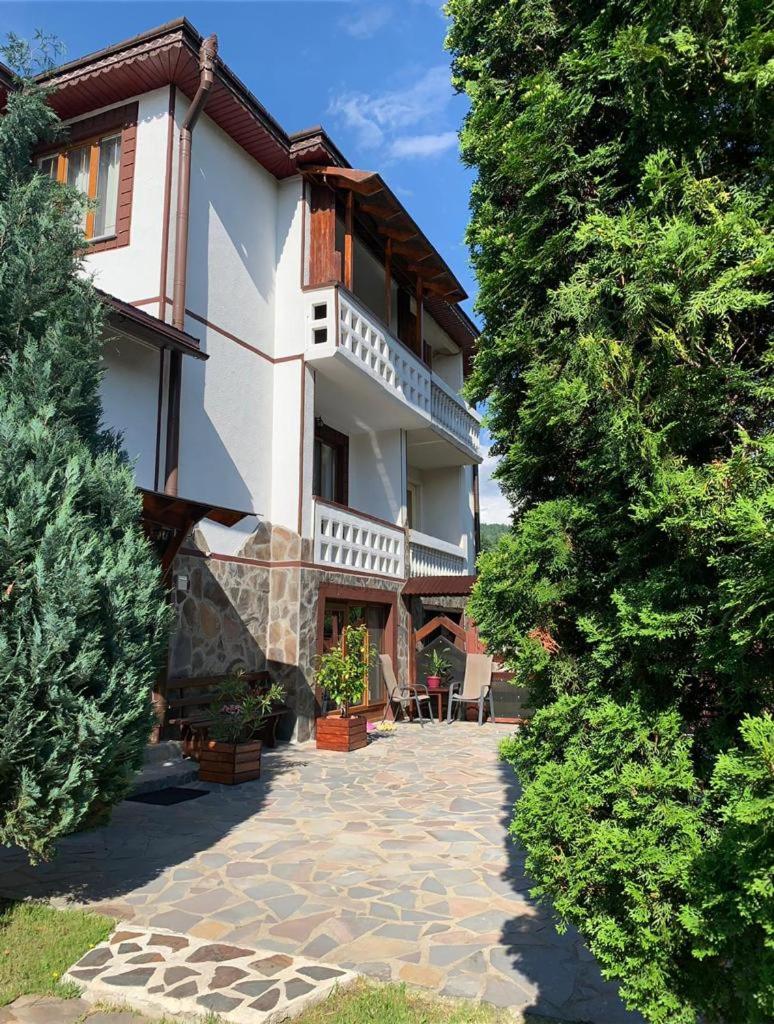 Casa din livada - Housity