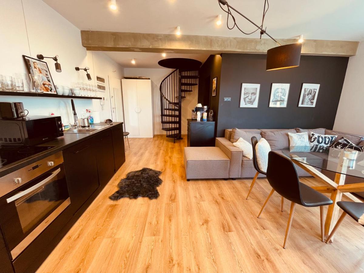 Apartamenty KTW PENTHOUSE z TARASEM - Housity