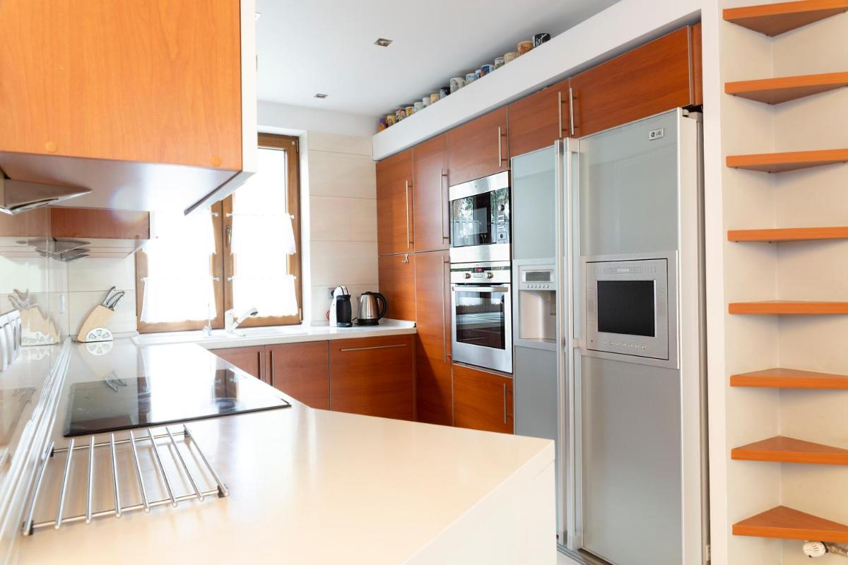 Ancoba House - Housity