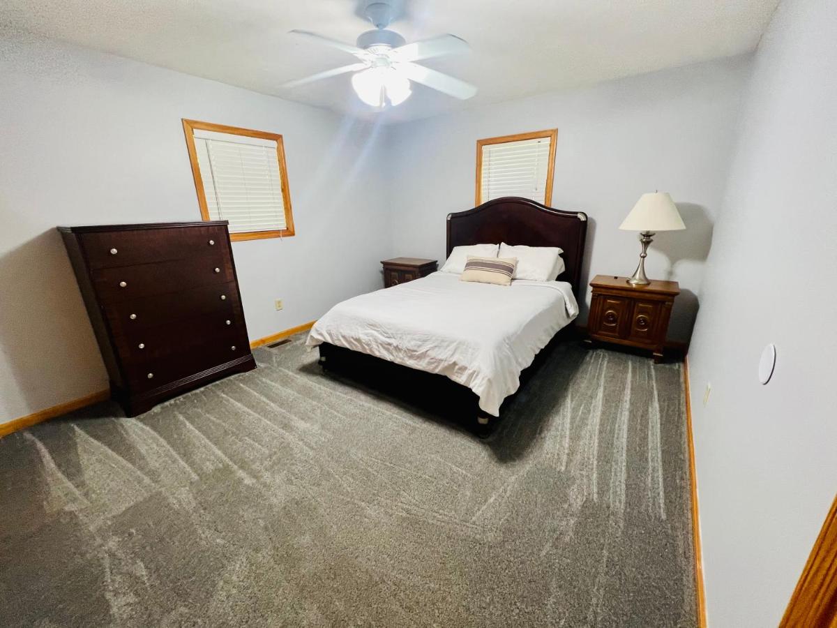 One-Story Pinewood Cabin King Bed in Young Harris - Housity