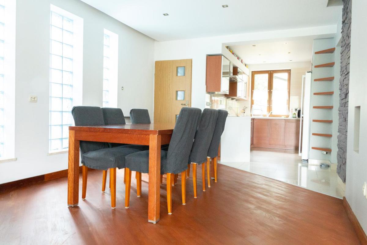 Ancoba House - Housity