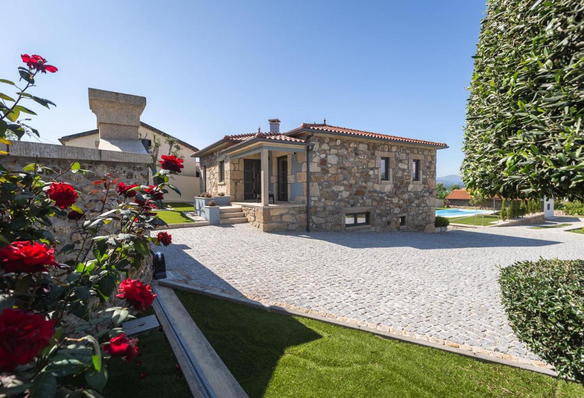 O CERVO CHARM HOUSE - Housity