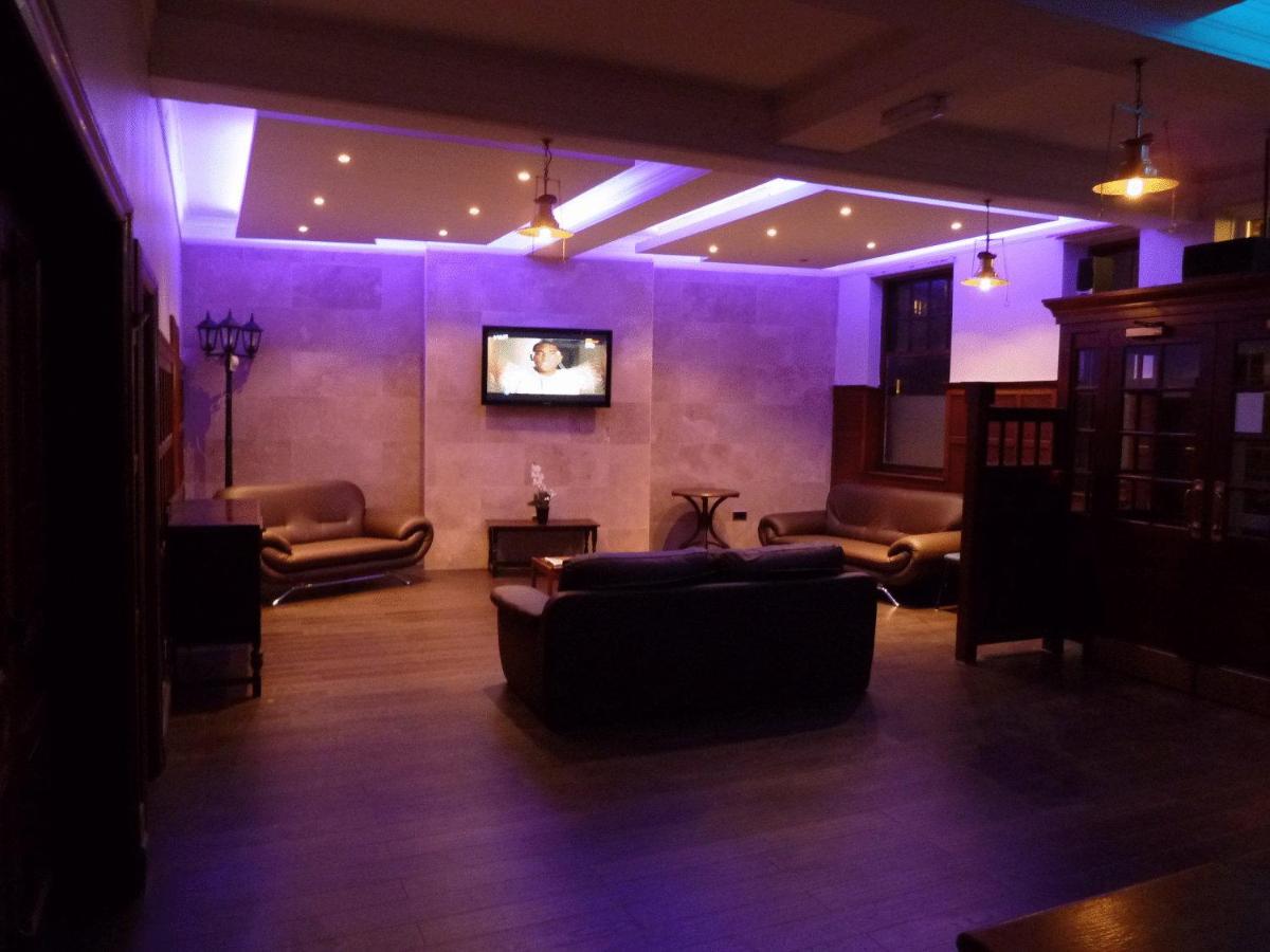 Suitetrails - The Bull and Bush Hotel Kingston