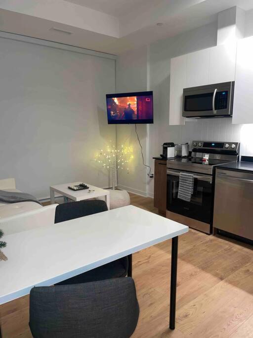 Ottawa Centretown Studio Apartment - Housity