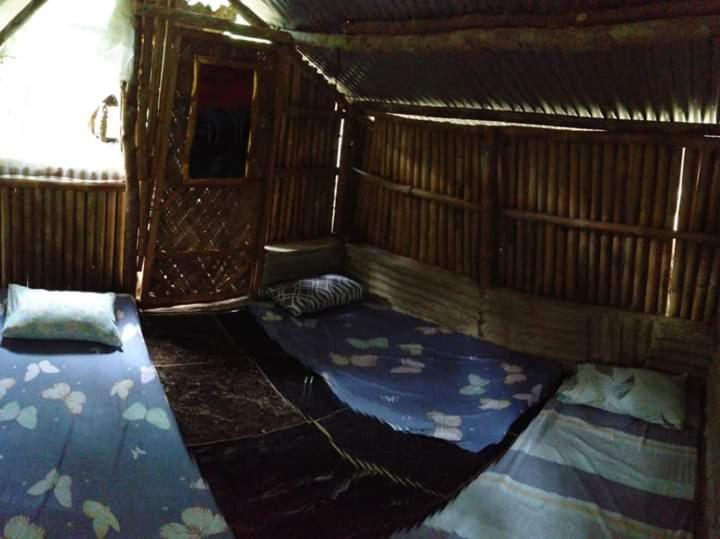 Raw Camping at Camping Paradise Singalong Mountain Garden - Housity
