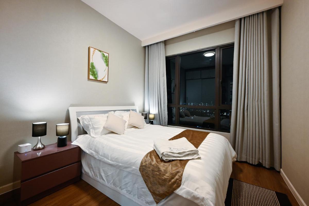Suitetrails - Estella Heights Saigon City View 2BR Apartment & Pool, Ho Chi Minh City