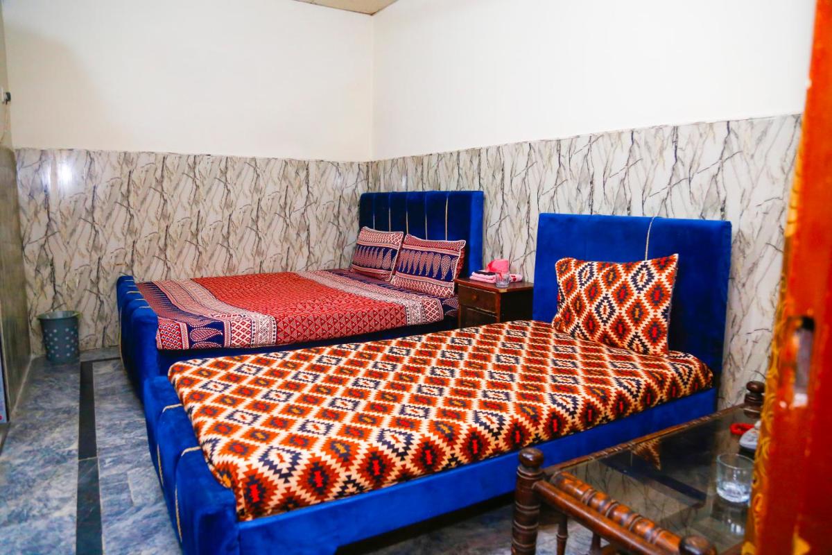 New Taj Hotel - Housity