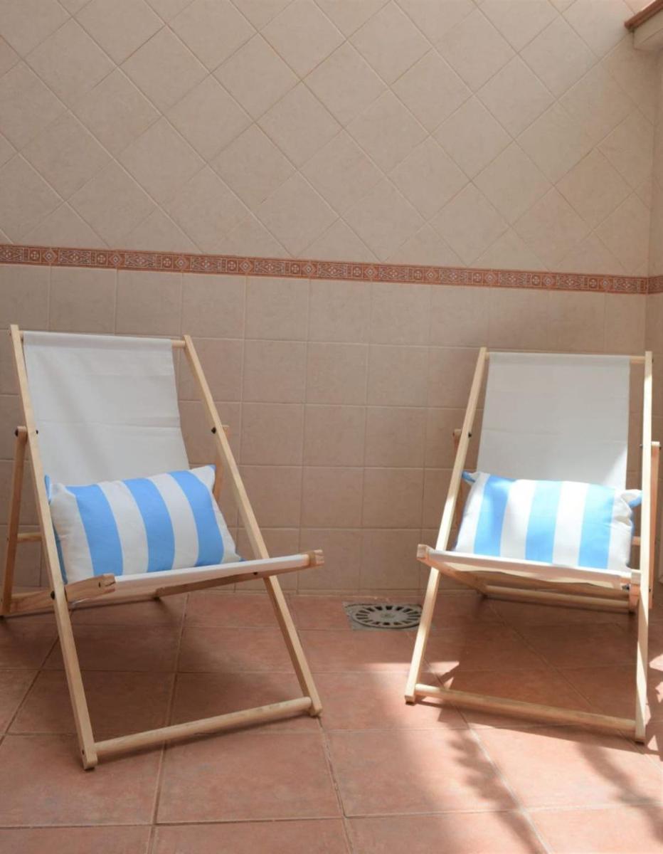 Floridos Playa Piso reformado de 2 habitaciones a 50m de la playa - Housity