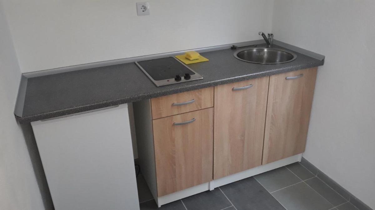 S&R Lake View Hostel - Housity