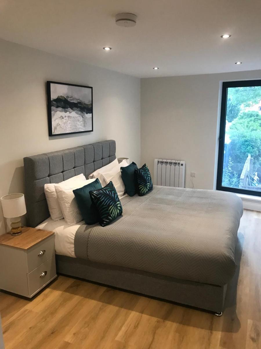 Heart of Henley 1 & 2 Bedroom Apartments - Housity