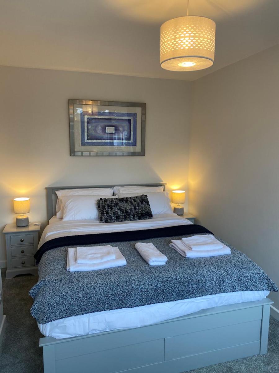 Worthing Beach 180 - 2 bed seafront with parking - Housity