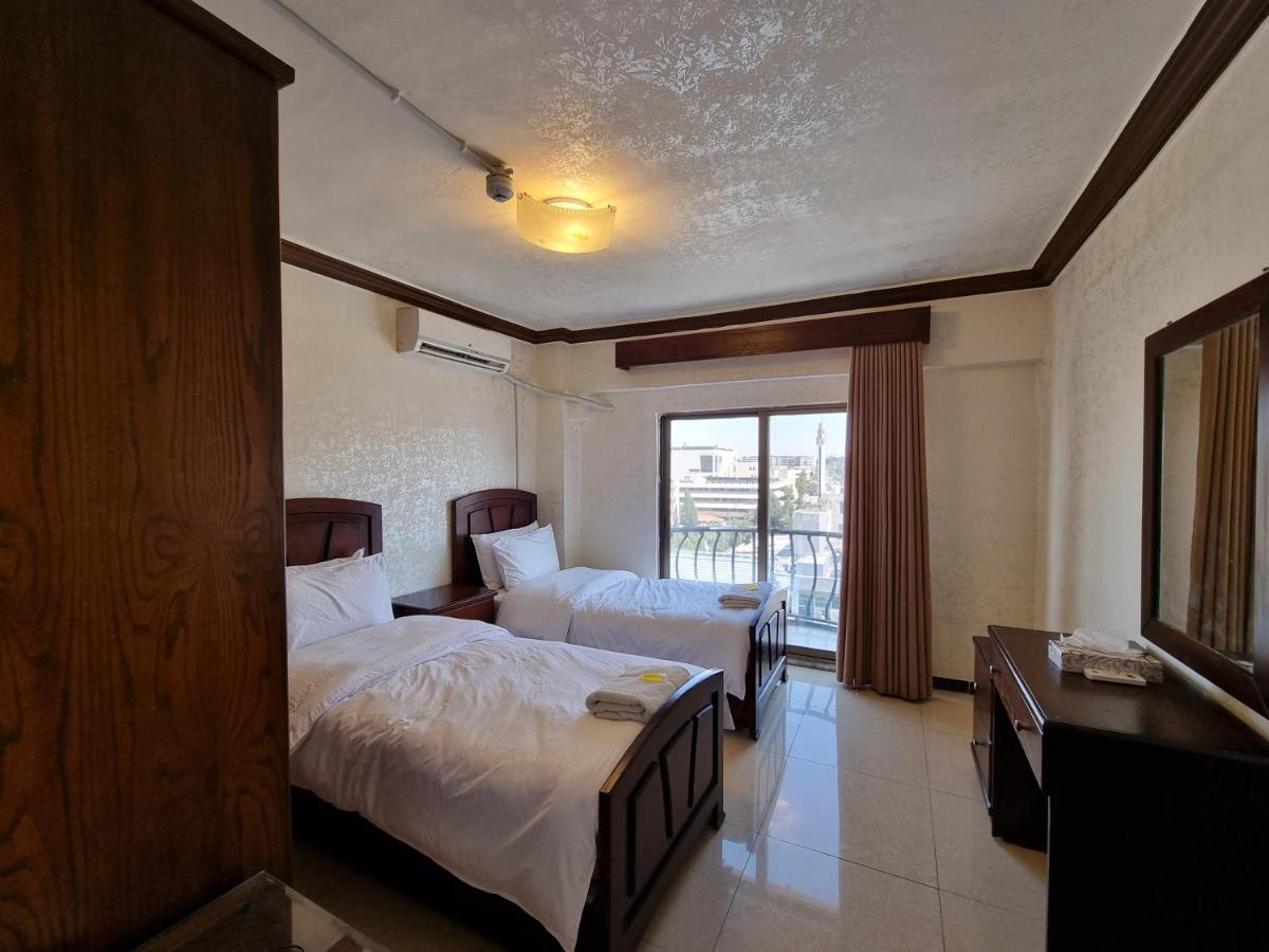 Nahas Plaza - Housity