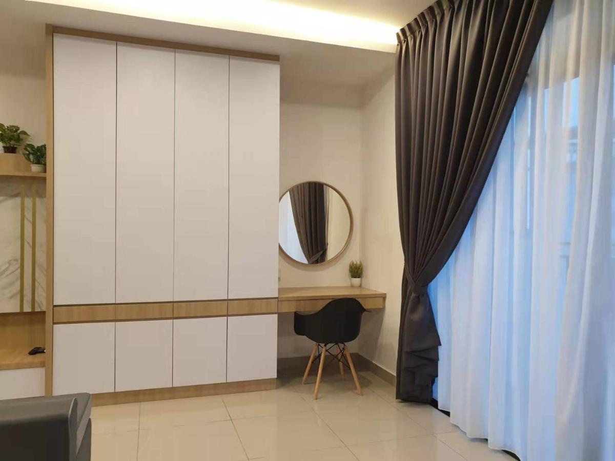 Studio Homestay@Austin Regency JB - Hizvo