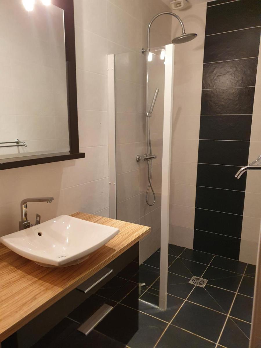villa 15 personnes avec piscine et terrain de pétanque - Housity