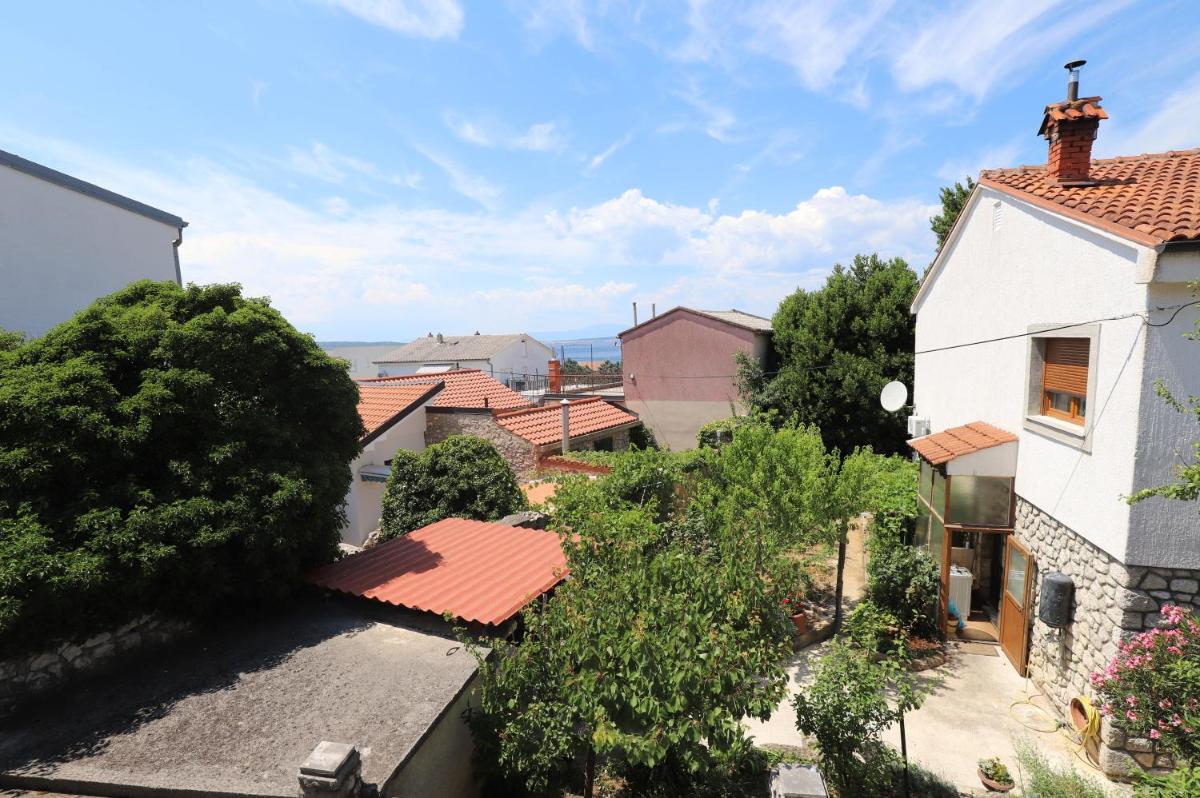 Charming house in a quiet location - Housity