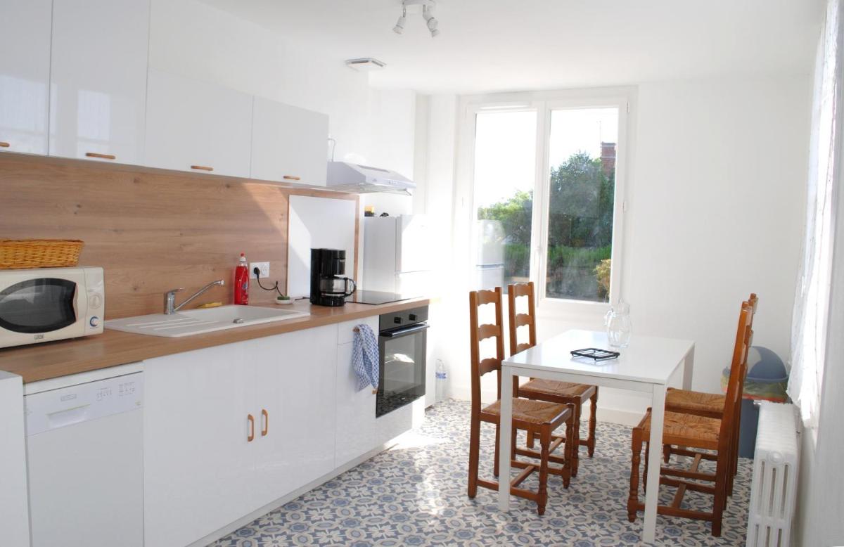 Maison 6 personnes - grand jardin arboré - Housity