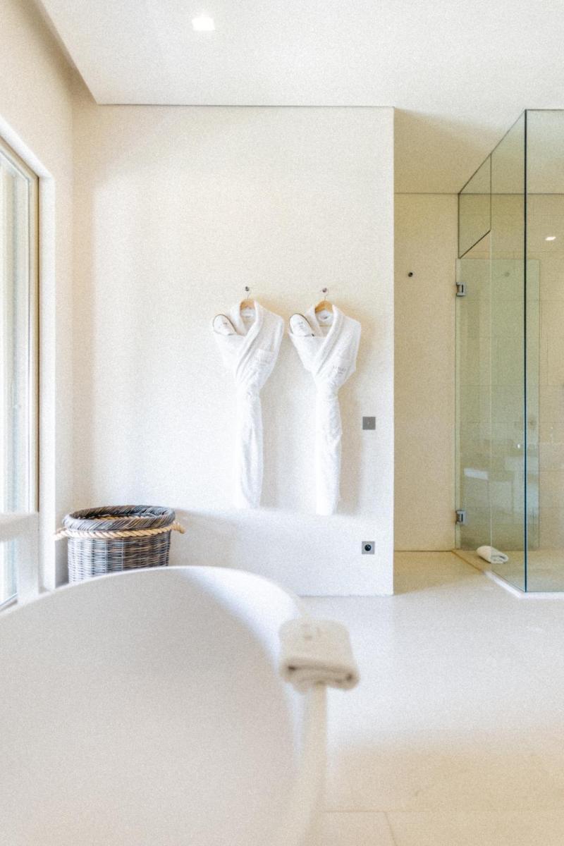 Un ou plusieurs lits dans un hébergement de l'établissement MUSE Saint Tropez - Small Luxury Hotels of the World