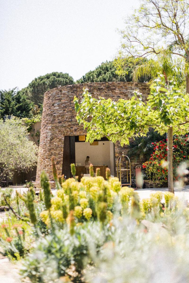 Jardin de l'établissement MUSE Saint Tropez - Small Luxury Hotels of the World