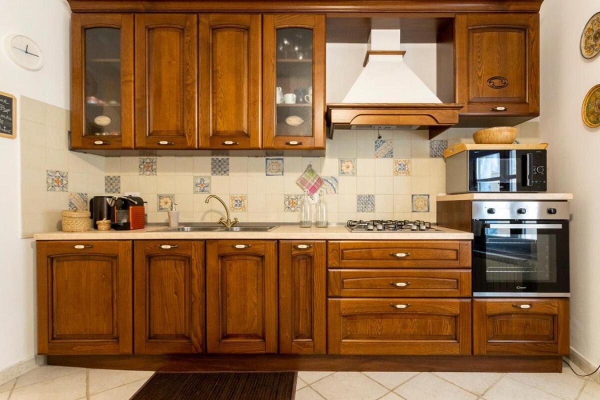 La Dimora del Borgo Antico - Holiday House in Tuscany Lunigiana near 5 Terre, WiFi, Panoramic Terrace - Housity