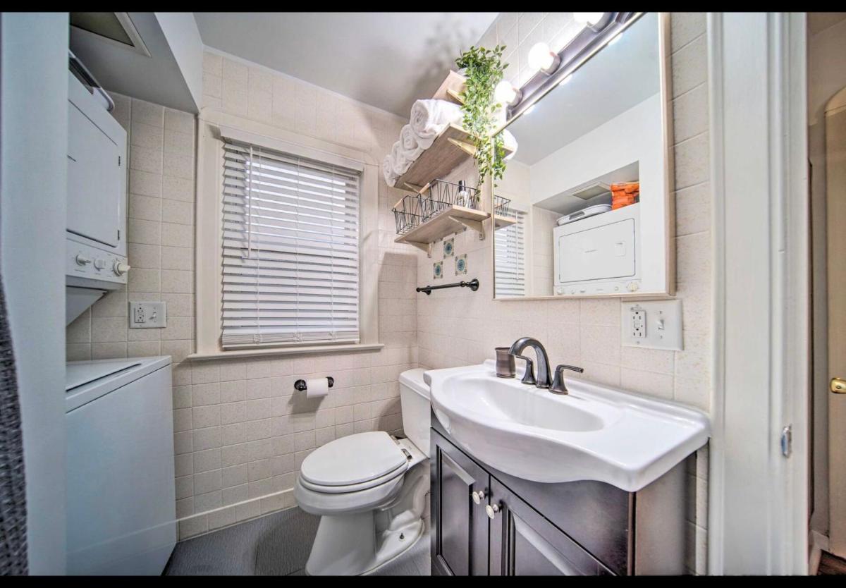 Modern Home • Family Friendly • Grill • Fireplace - Housity