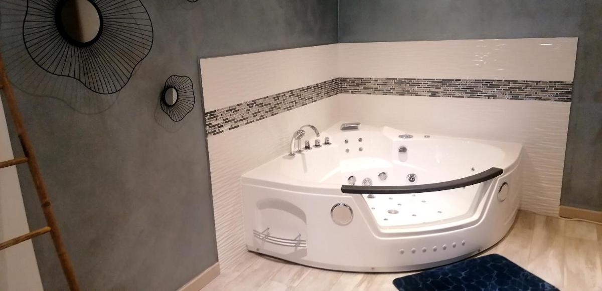 Maison cadre Pinède a 5 minutes de la mer - Housity