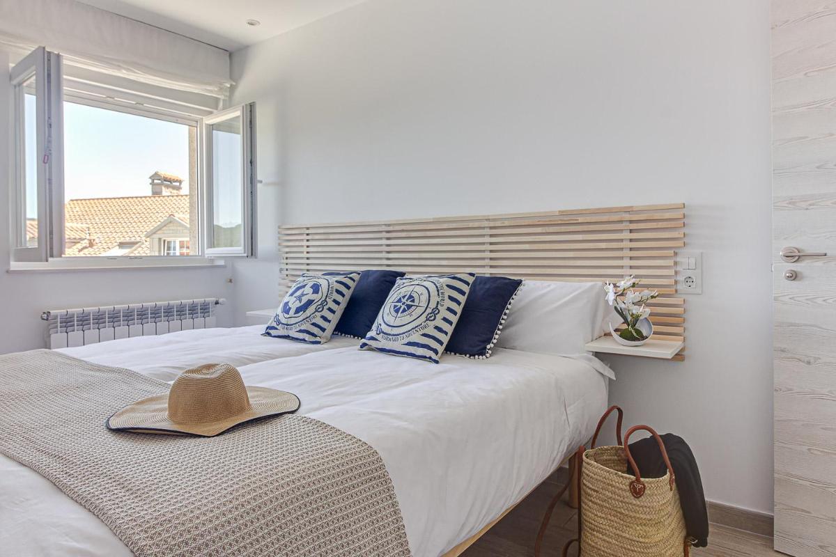 Apartamentos Playa de Finisterre - Housity