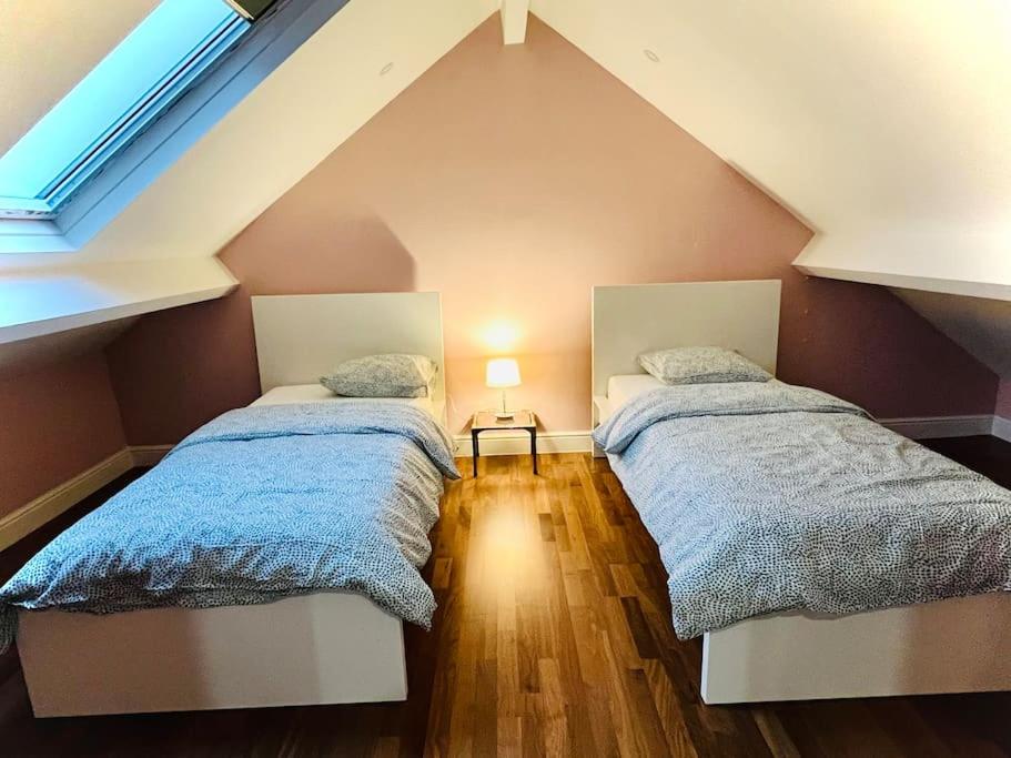 Suitetrails - Peaceful home close to Airport with parking