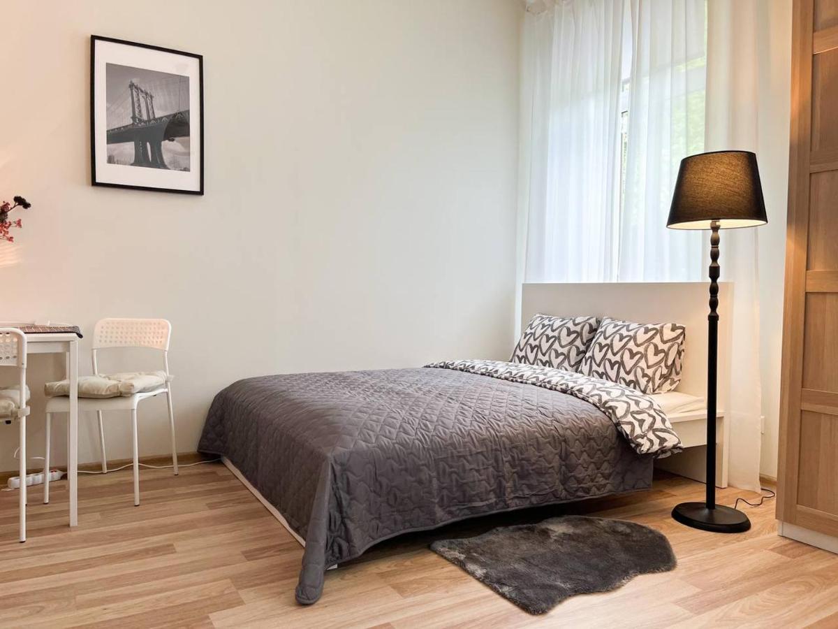 Bright Spacious apartment in Riga with Free parking - Housity