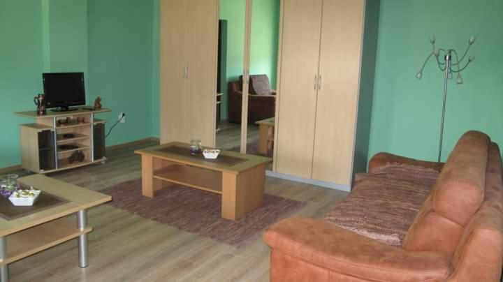 Lelita - Housity